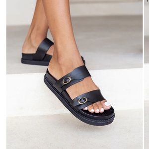 NWT Liberte leather amalfi sandals — black